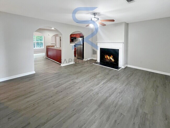 Building Photo - Move in before October 15th and get $100 O...