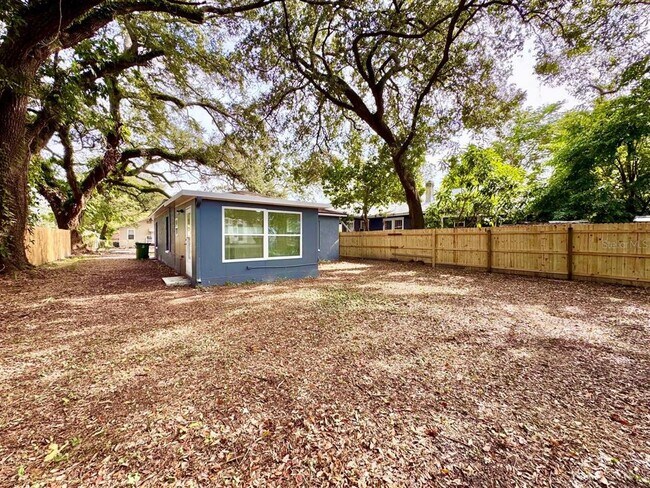 Building Photo - 8108 N 11th St