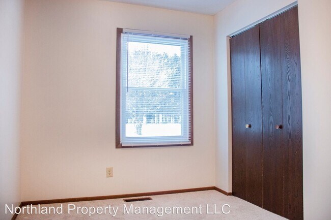 Building Photo - 2 br, 1 bath House - 4292 Manhattan East