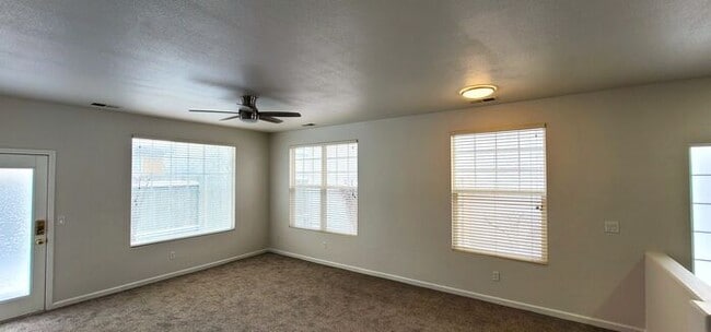Building Photo - Single-Story 3 Bed, 2 Bath Home in Gated Double Diamond Community – Pool, Gym & 2-Car Garage