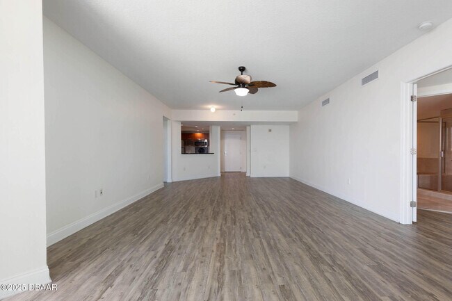 Building Photo - 241 Riverside Dr