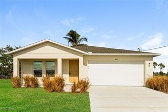 Building Photo - 3615 Caloosa Pkwy