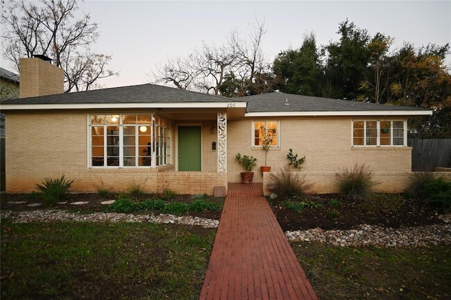 Primary Photo - 205 N Ave A