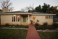 Building Photo - 205 N Ave A