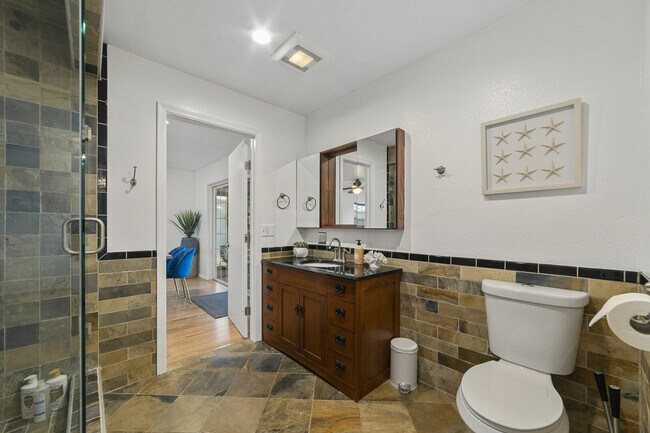 Building Photo - 4132 Matia Dr