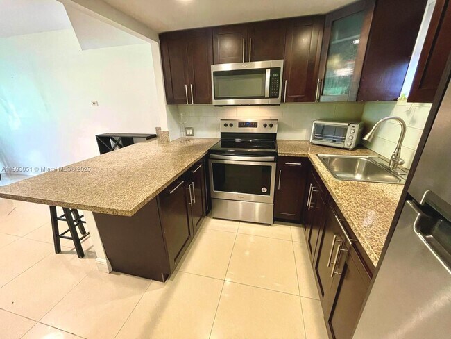 Building Photo - 8290 Lake Dr