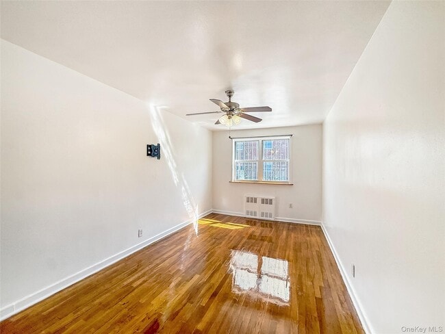 Building Photo - 1043 E 57th St