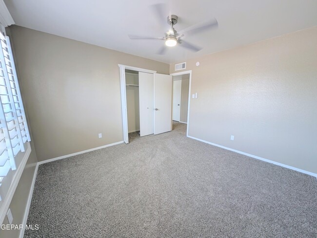 Building Photo - 612 Somerset Dr