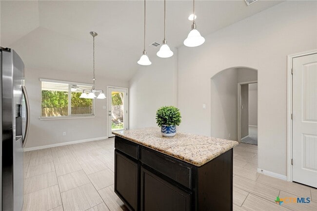 Building Photo - 2500 Highland Haven Dr