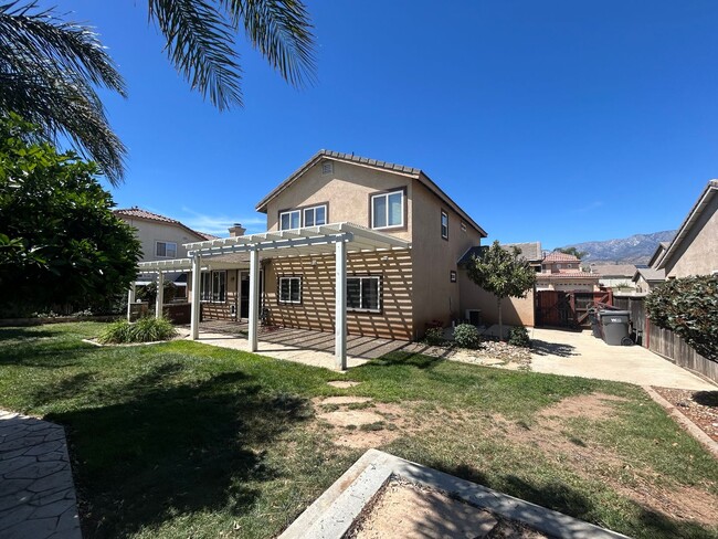 Building Photo - Beautiful Family Home