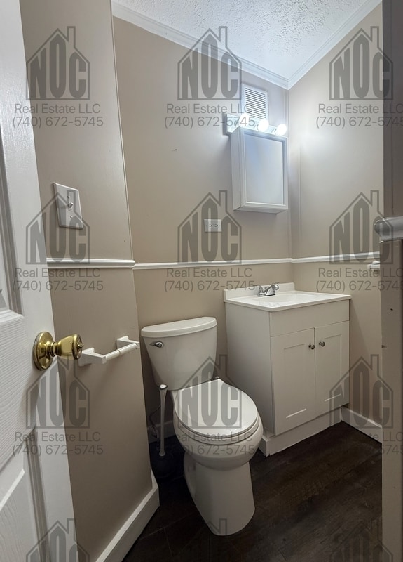 Building Photo - 136 E Allen St