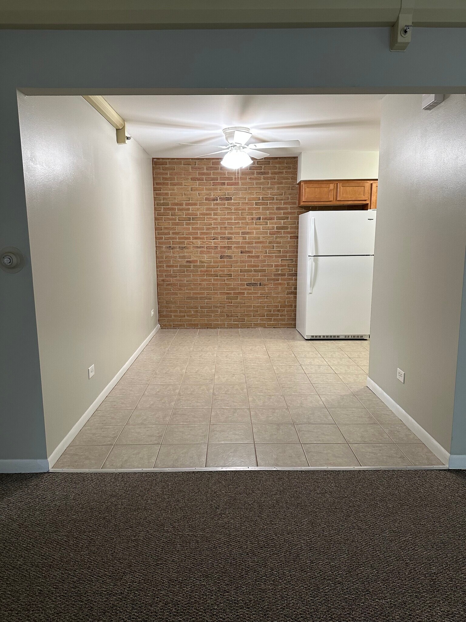 Building Photo - 2099 Vernon Dr