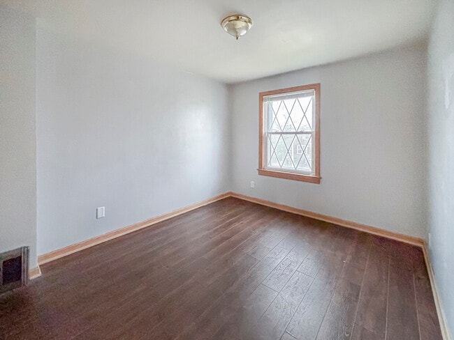 Building Photo - 5156 W 63rd Pl