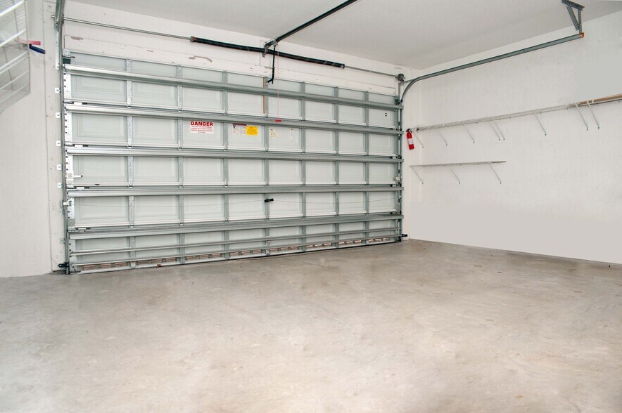 Building Photo - 14620 SW 15th St