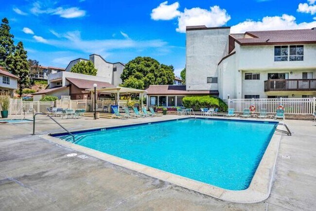 Building Photo - Beautiful 2 Bed/2 Bath Condo for Rent in Mission Verde!