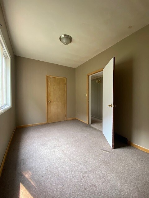 Building Photo - 3893 E 55th St