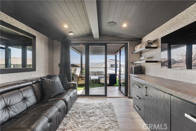 Building Photo - 2037 E Ocean Blvd