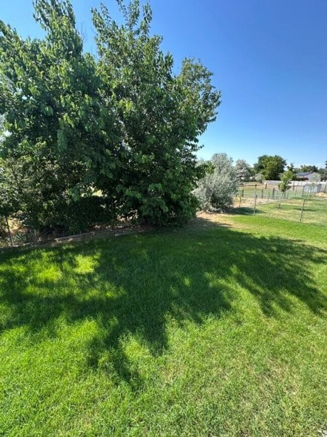 Building Photo - 2641 N 1375 W