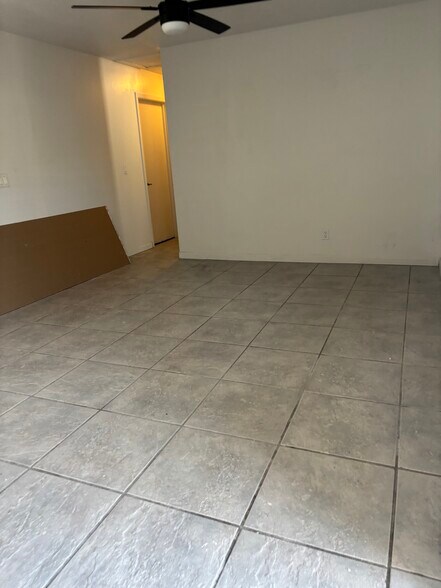 Building Photo - 4006 W Land Ave