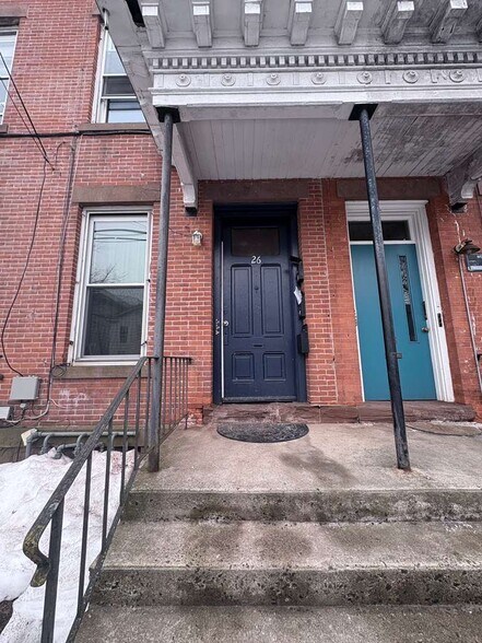 Building Photo - 26 Lyon St