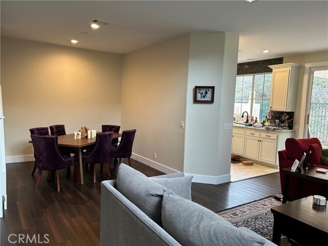 Building Photo - 580 Fenwick Way