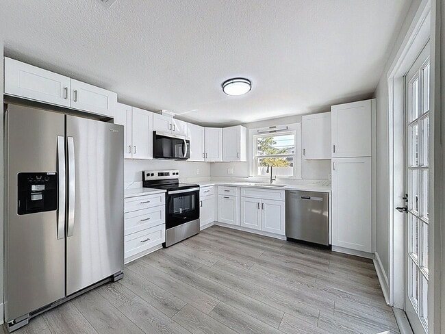 Building Photo - 768 49th Ave N