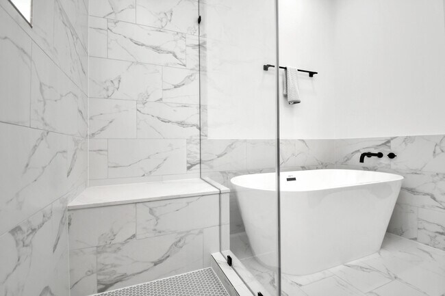 Building Photo - 4804 Elysian St