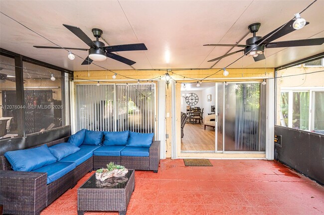 Building Photo - 8120 SW 103rd Ave