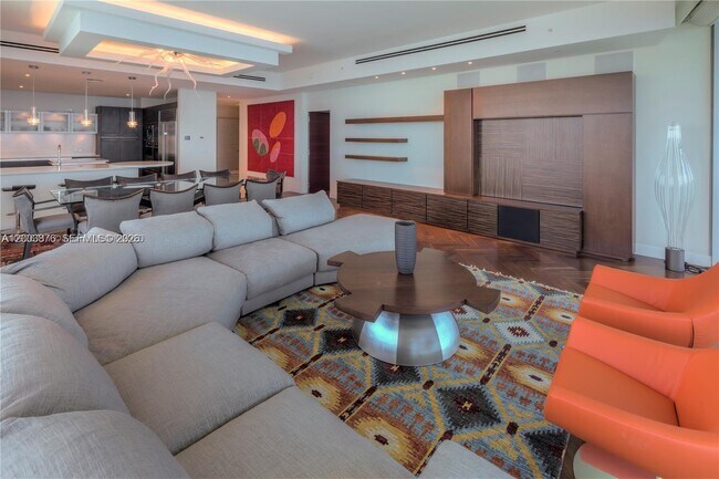 Building Photo - 17001 Collins Ave