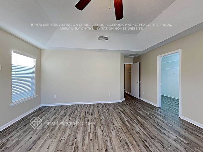 Building Photo - 12390 Deersong Dr