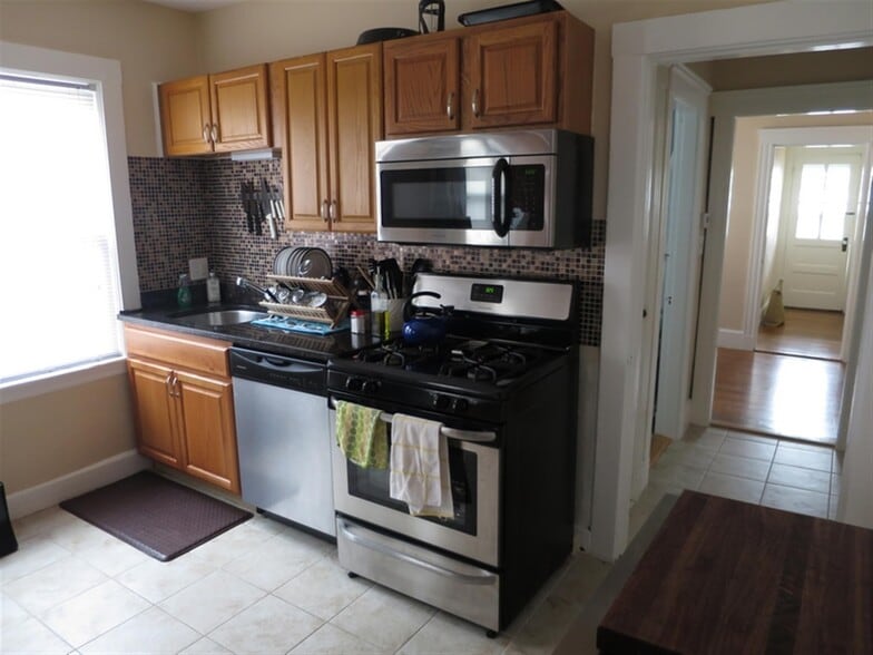 Building Photo - 12 Silvey Pl