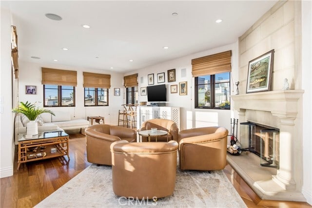 Building Photo - 320 33rd St