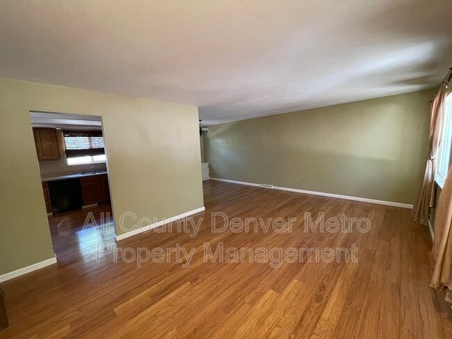 Building Photo - 6534 Zinnia St