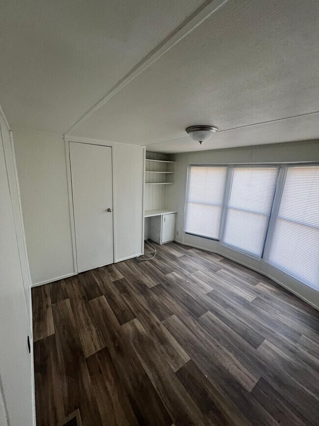 Building Photo - Renovated 2-Bed, 1-Bath Camper