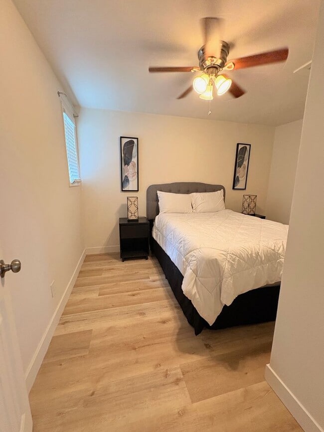Building Photo - 4 Bedroom 2 Bath House For Rent in City He...