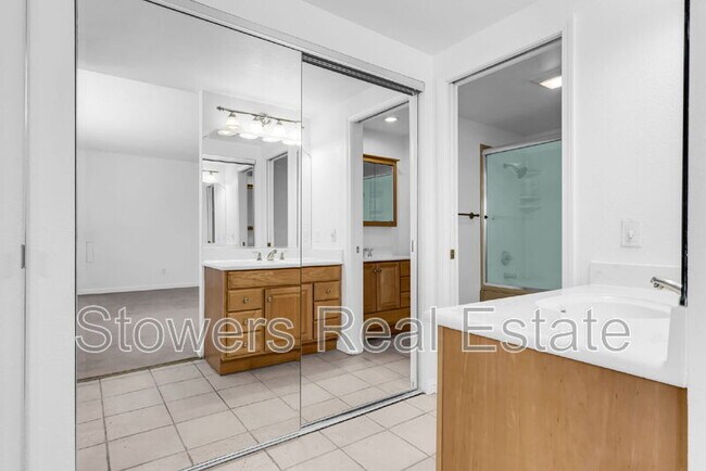 Building Photo - 120 Valdivia Cir