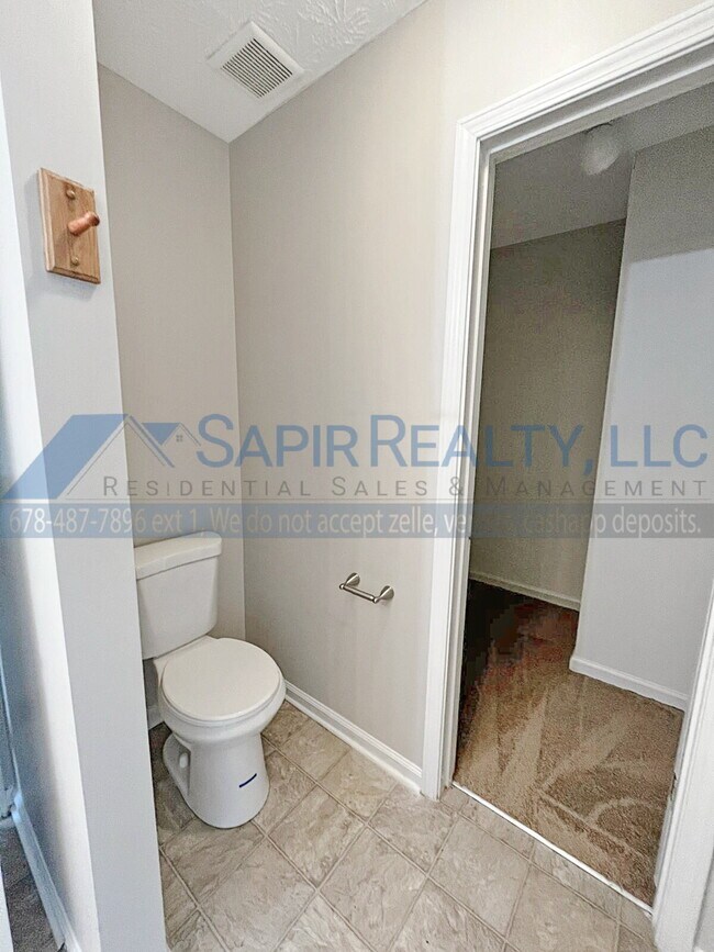 Building Photo - 712 Habersham Ct