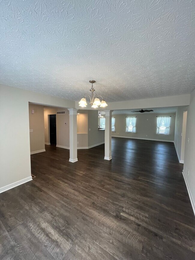 Building Photo - Charming Rural Retreat in Richwood- Fiber Internet Included!