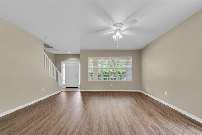 Building Photo - Updated 4BR with Bonus Room in Riverview!