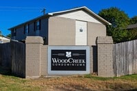 Building Photo - 1409 Airline Dr