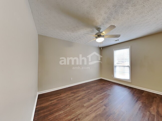 Building Photo - 23 Thorne Berry Dr