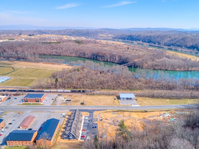 Building Photo - 91 E Main St