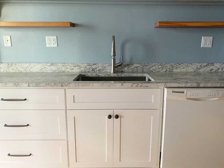 Building Photo - 49 Chapel St