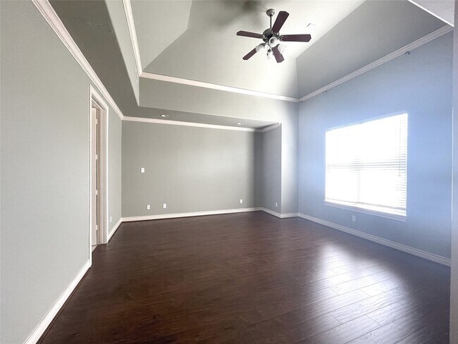 Building Photo - 3138 Pemberton Walk