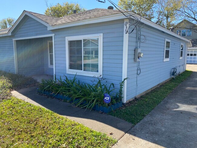 Building Photo - 1617 Tabor St