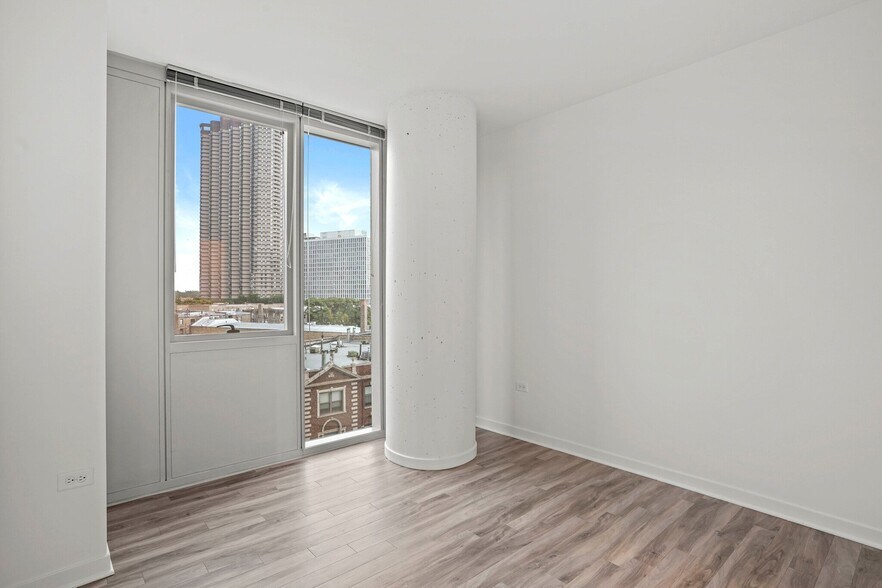 Building Photo - 3752 N Halsted St