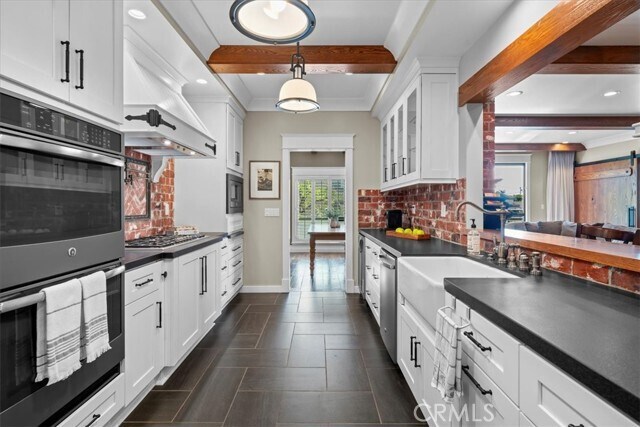 Building Photo - 1167 S Roxbury Dr