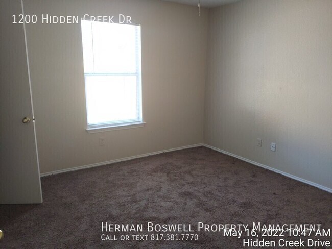 Building Photo - 1200 Hidden Creek Dr