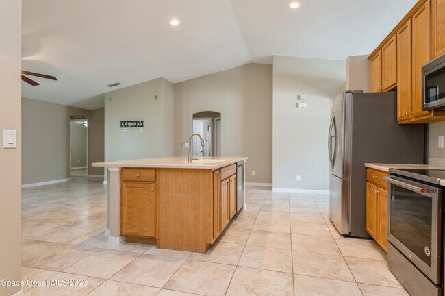 Building Photo - 5527 Indigo Crossing Dr