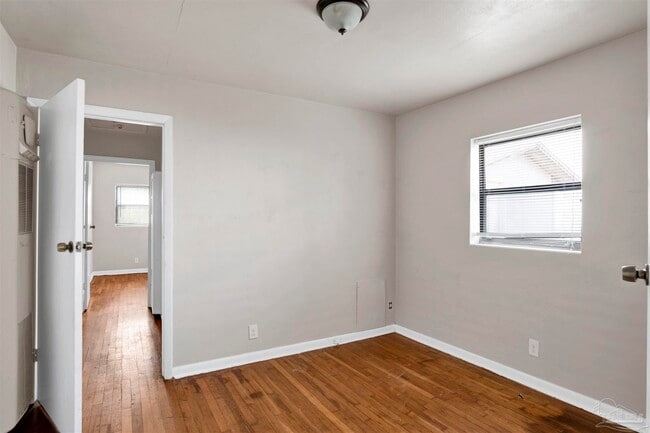 Building Photo - 2802 W Gonzalez St